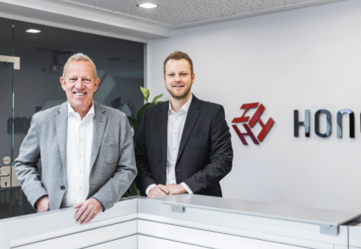 Rolf Homölle und Jonas Homölle kümmern sich mit Leidenschaft um die Immobilien ihrer Kunden im Raum Augsburg
